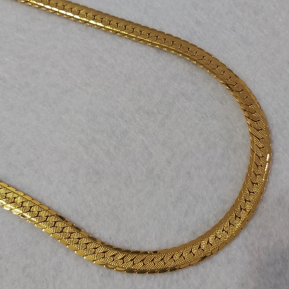 Vintage Goldtone Necklace w/Dark Navy Blue Enamel Clasp - Picture 6 of 12